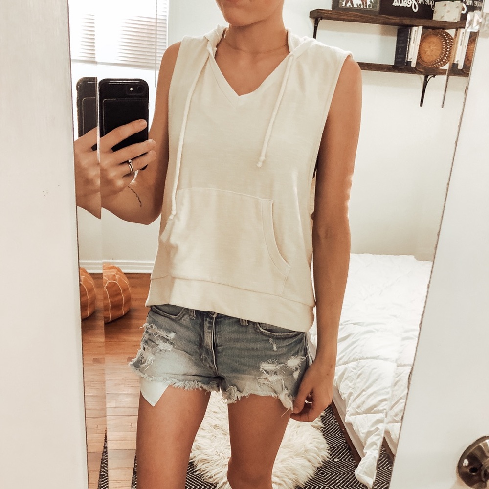 Sleeveless Cream Hoodie. Size M